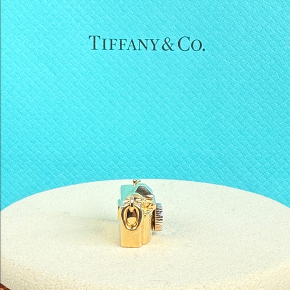 Tiffany & Co. 18k gold diamond camera pendant charm (rare) - Picture 4 of 14